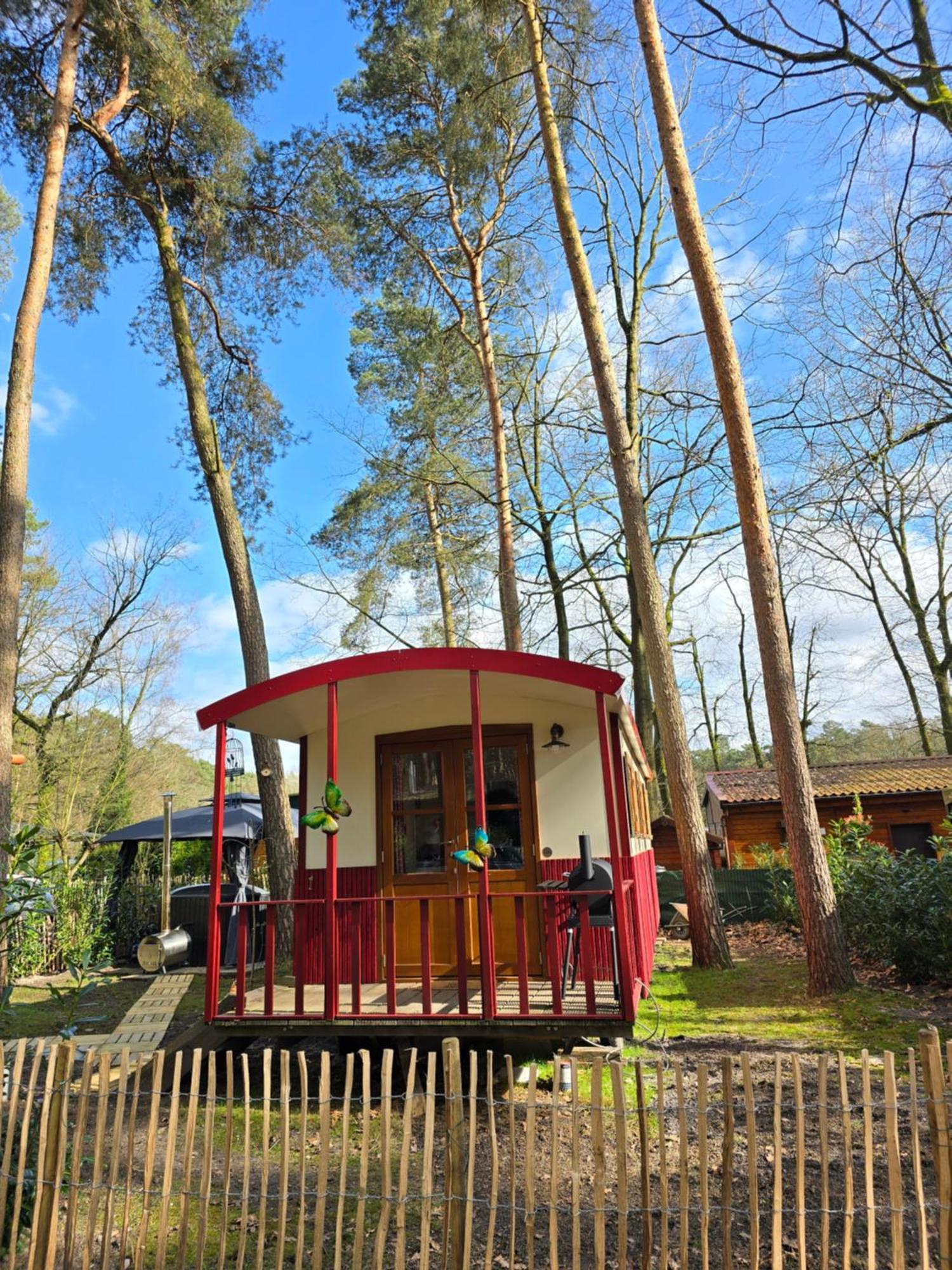 Pipowagen Met Prive Hot Tub Villa Lanaken Exterior foto
